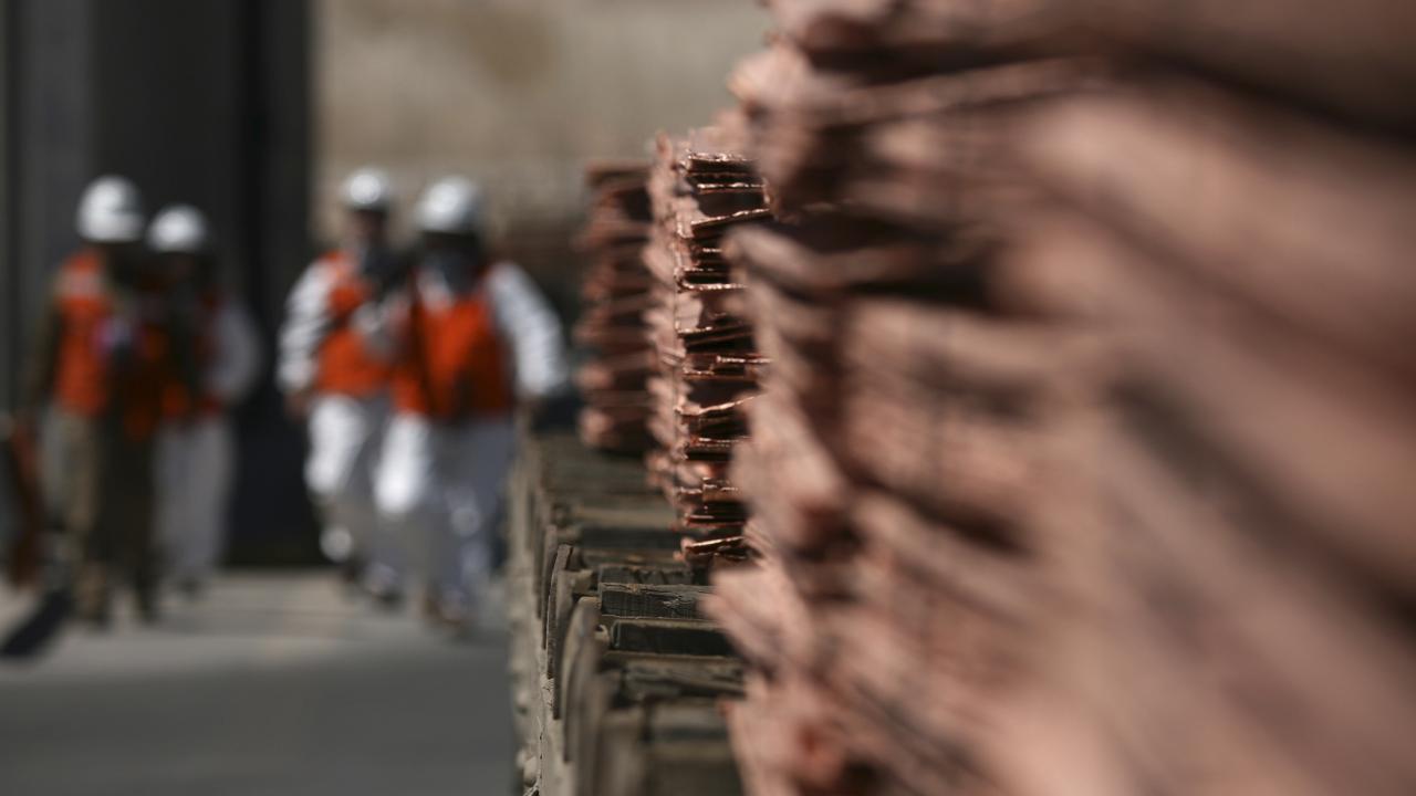 Cobre sube a máximos de 3 semanas por esperanzas de demanda en China