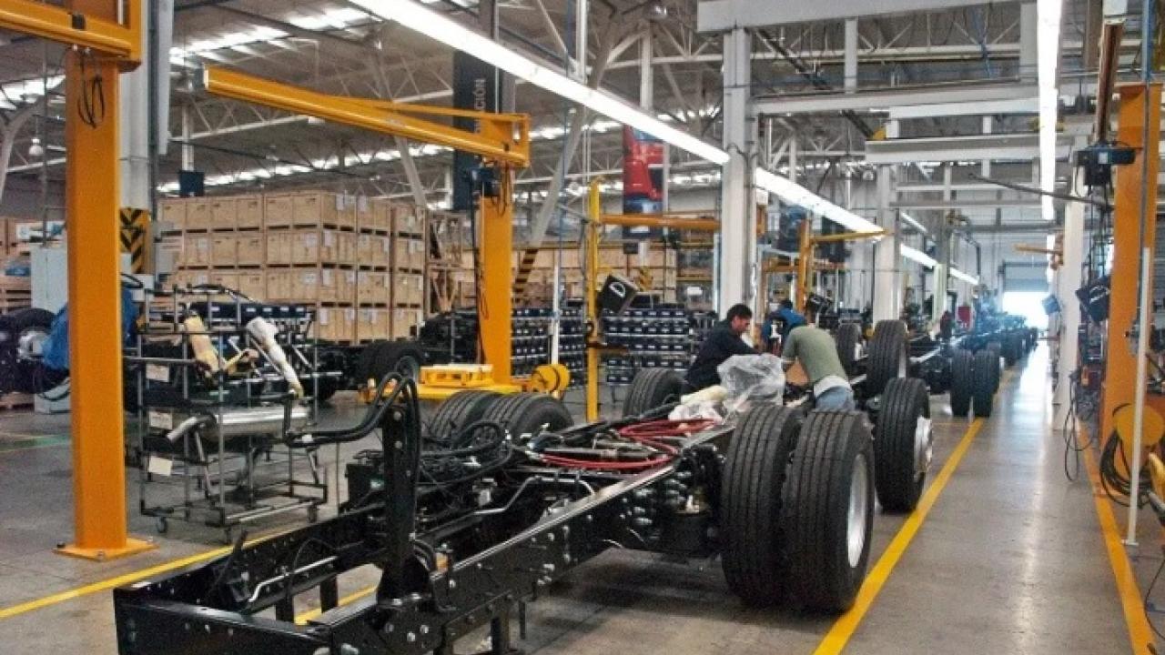 Canadá y México ganan panel a EU sobre reglas de origen en la industria automotriz